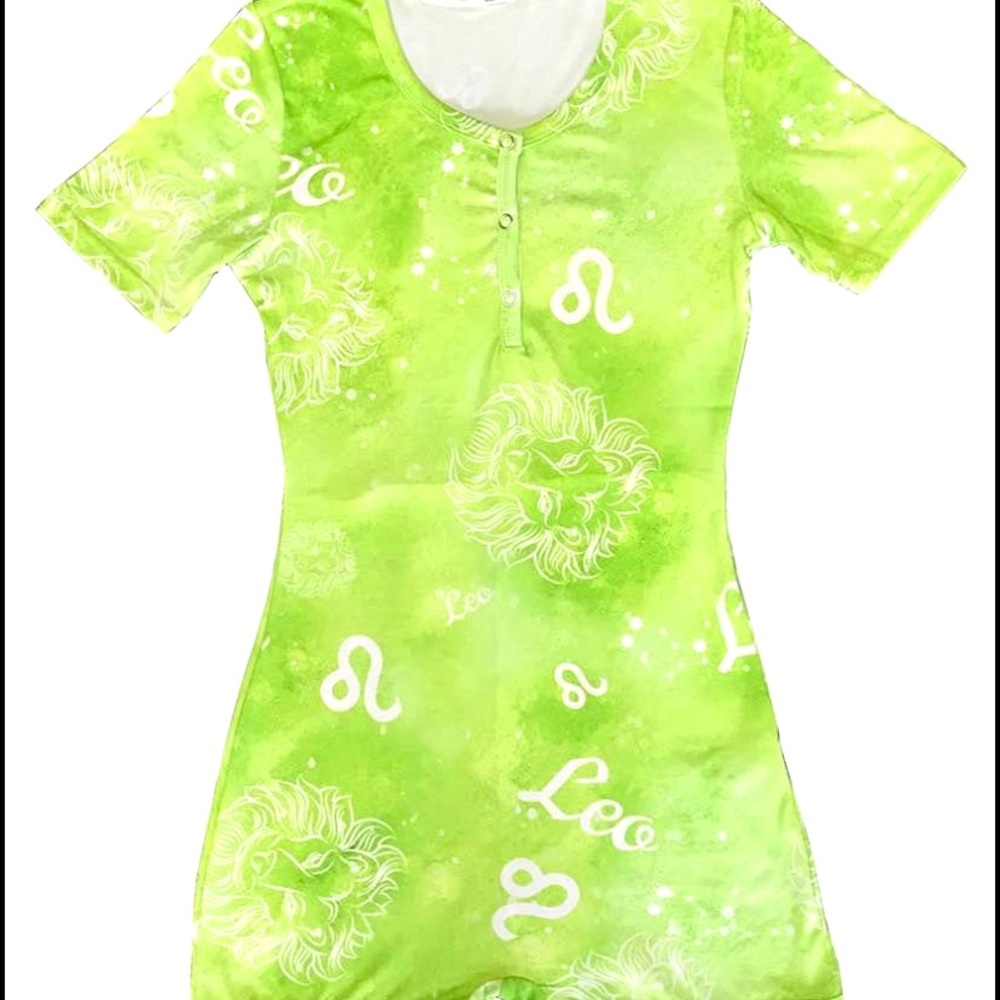 Clothes - Picture 3 of 8